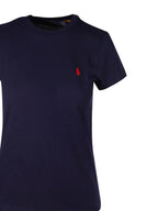 Camiseta com logo bordado